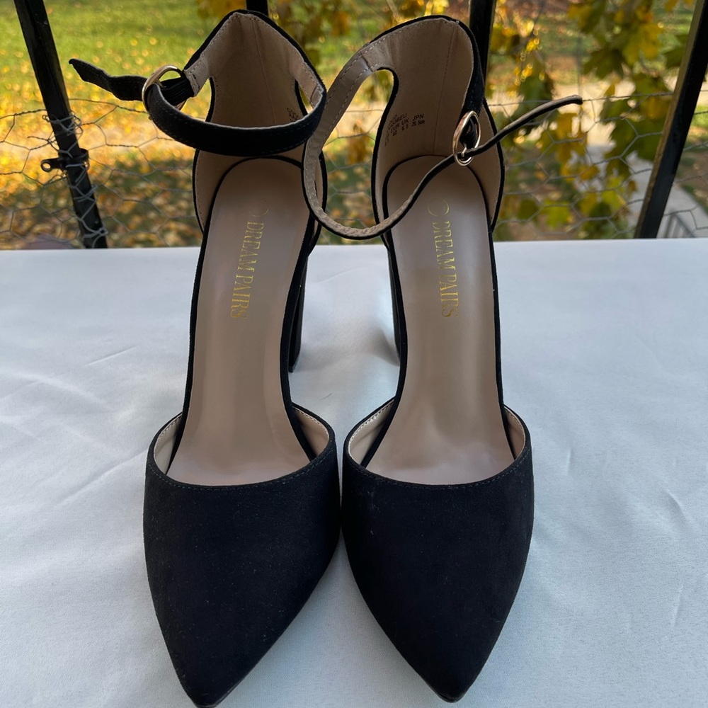 Dream Pairs Woman’s Coco Pointed Toe High Heel Black Suede 8.5